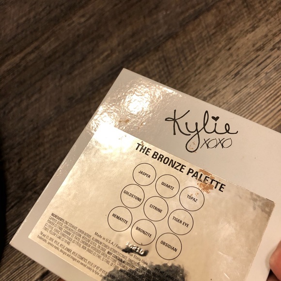 Kylie eyeshadow palette - Picture 3 of 3